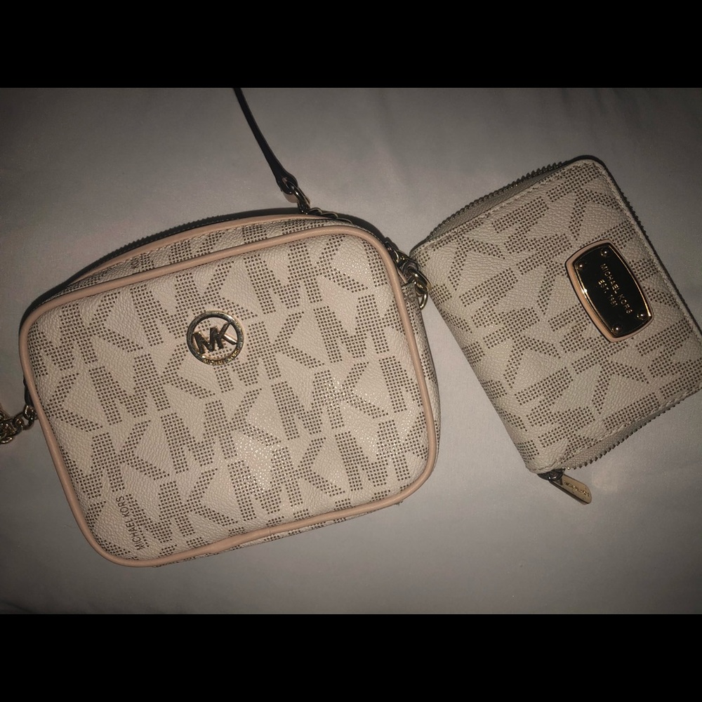 2 Piece Michael Kors Jet Set Crossbody & Wallet